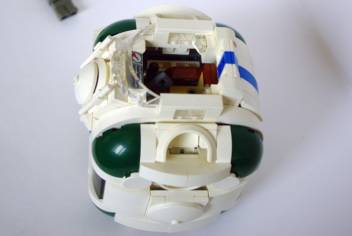 LEGO MOC - In a galaxy far, far away... - One man spaceship 'Izida-6'
