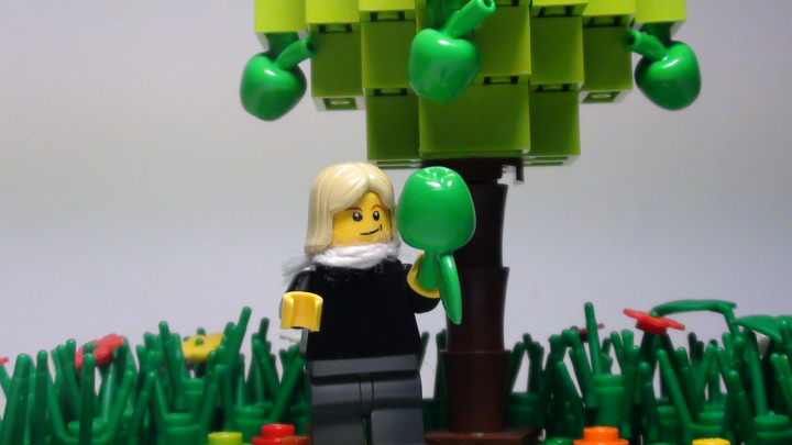 LEGO MOC - Because we can! - Newton's Apple: «Хмм... Почему яблоки всегда падают перпендикулярно земле?» — подумал он.