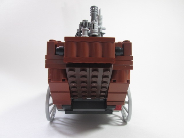 LEGO MOC - Steampunk Machine - Колесная машина: Вид спереди. Выглядит не слишком хорошо.
