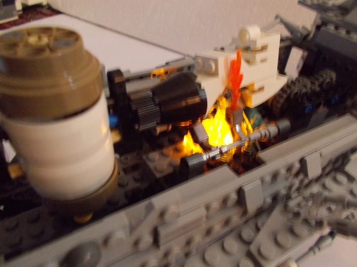 LEGO MOC - Steampunk Machine - 'Red Revenge' Steam Locomotive: мотор