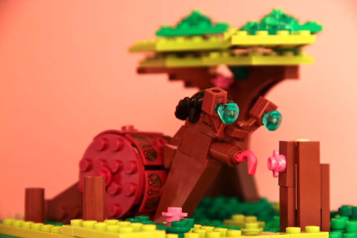 LEGO MOC - 16x16: Animals - Snail in the forest