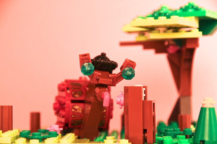 LEGO MOC - 16x16: Animals - Snail in the forest