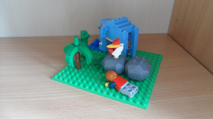 LEGO MOC - 16x16: Animals - Hunting on blue elephant
