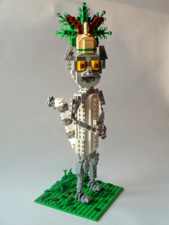LEGO MOC - 16x16: Animals - Lemur King Julien: У лемура поворачивается голова, двигаются руки и ноги  
