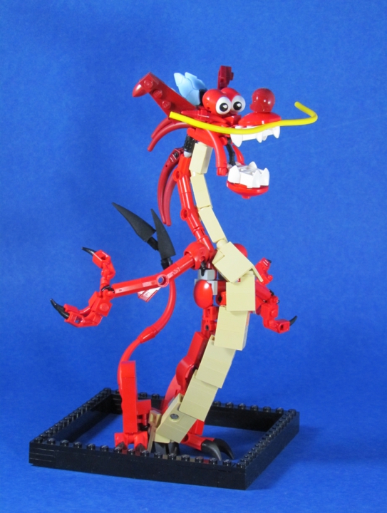 LEGO MOC - 16x16: Character - Mushu: Задумывался для обзора только с одного ракурса, поэтому и только такие фотографии