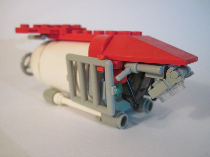 LEGO MOC - Submersibles - Глубоководный обитаемый аппарат 'Мир-3': вокруг гондолы располагаются 4 мощных светодиода (2 из которых подвижны) и 2 многофункциональных щупа для сбора проб и использования навесного оборудования.