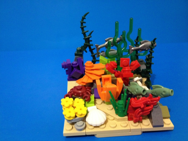 LEGO MOC - Battle of the Masters 'In cube' - Океан в кубе.: Рассмотрим риф без акулы и ската.<br />
Вид спереди.