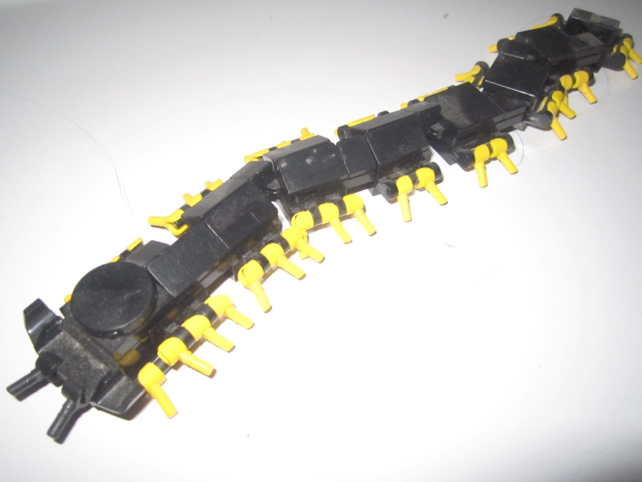 LEGO MOC - Инопланетная жизнь - Оpponunt-13. Линия контраста.: Сороконожка (у неё ровно сорок ног - я сам считал).