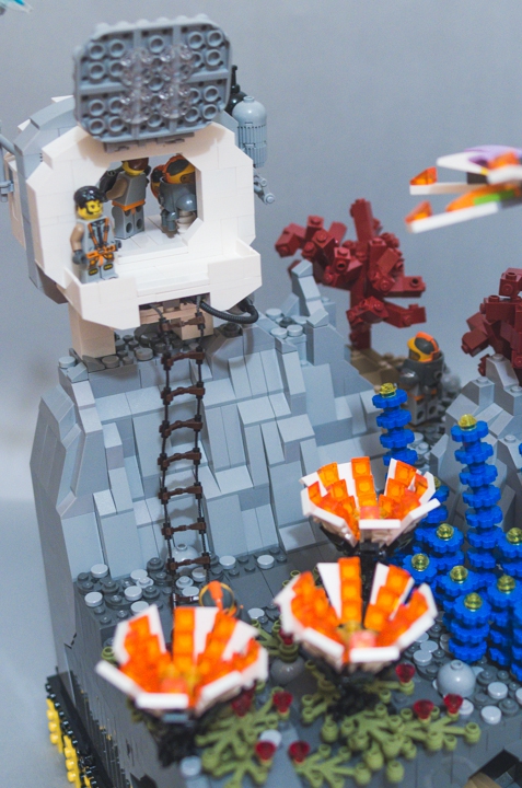 LEGO MOC - Инопланетная жизнь - Форпост 18: Часть переходной камеры и наружная платформа.