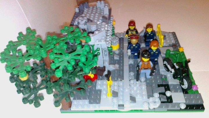 LEGO MOC - Joy and Sadness of Great Victory - Возвращение солдат: Вид с боку.