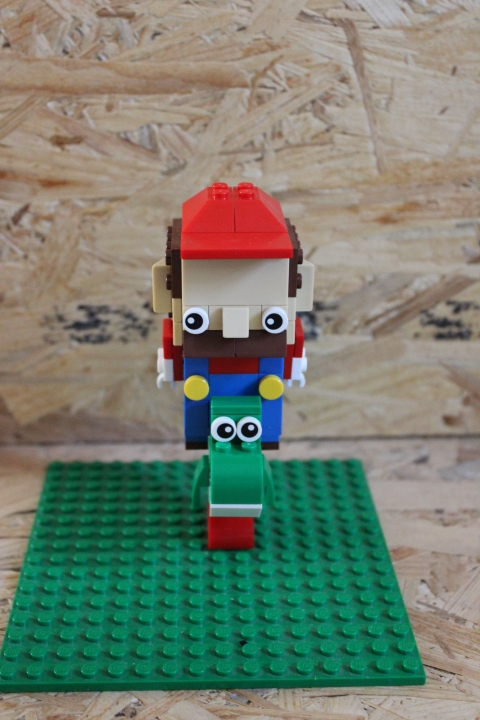 LEGO MOC - 16x16: Chibi - Марио: Иногда Йоше приходится не сладко.<br />
 - 'Но, лошадка!'