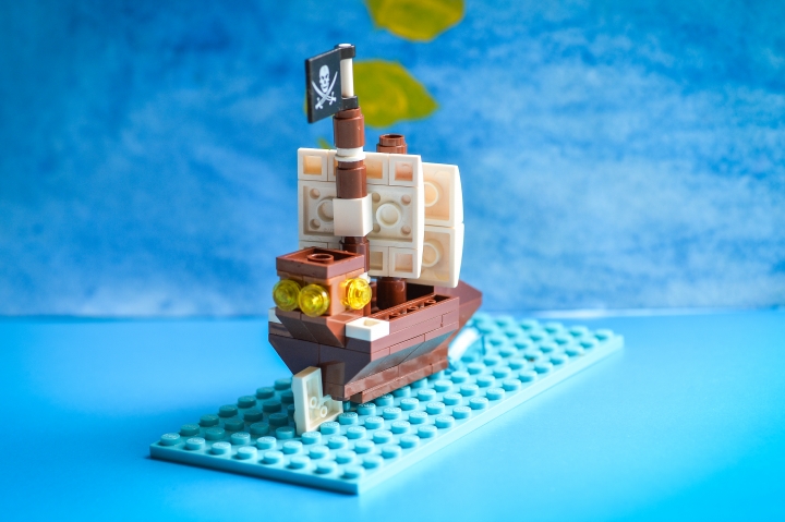 LEGO MOC - LEGO-contest 24x24: 'Pirates' - Пиратский корабль 'РАЗЯЩИЙ'