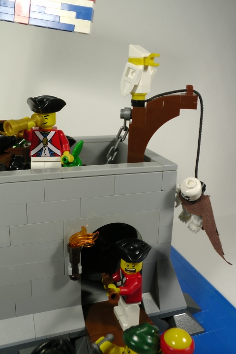 LEGO MOC - LEGO-contest 24x24: 'Pirates' - Бомба для губернатора или Драма на КПП: Пока рядовой Протектор вглядывается в горизонт, освещённый последними лучами заходящего солнца, и предвкушает наслаждение вкусом сочного яблока, последняя чайка прилетела попрощаться со своим некогда вкусным другом...
