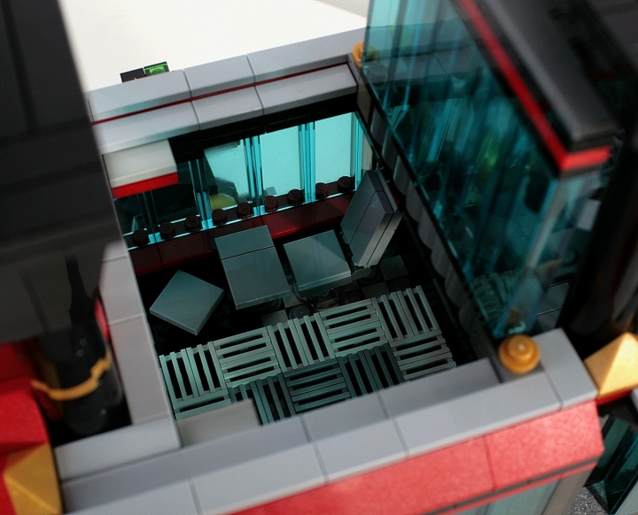 LEGO MOC - Mini-contest 'Zeppelin Battle' - Needle: А вот перед нами одно из пассажирских кресел и столик у окна. 