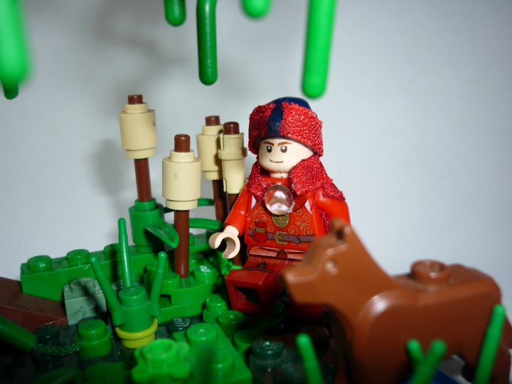 LEGO MOC - Russian Tales' Wonders - Однажды в тридевятом царстве Ивану Царевичу повезло...: Чтобы отыскать стрелу в огромном болоте Царевич взял с собой песика-барбосика по кличке Волк.Прям Иван Царевич и Серый(зачеркнуто)Коричневый Волк получается
